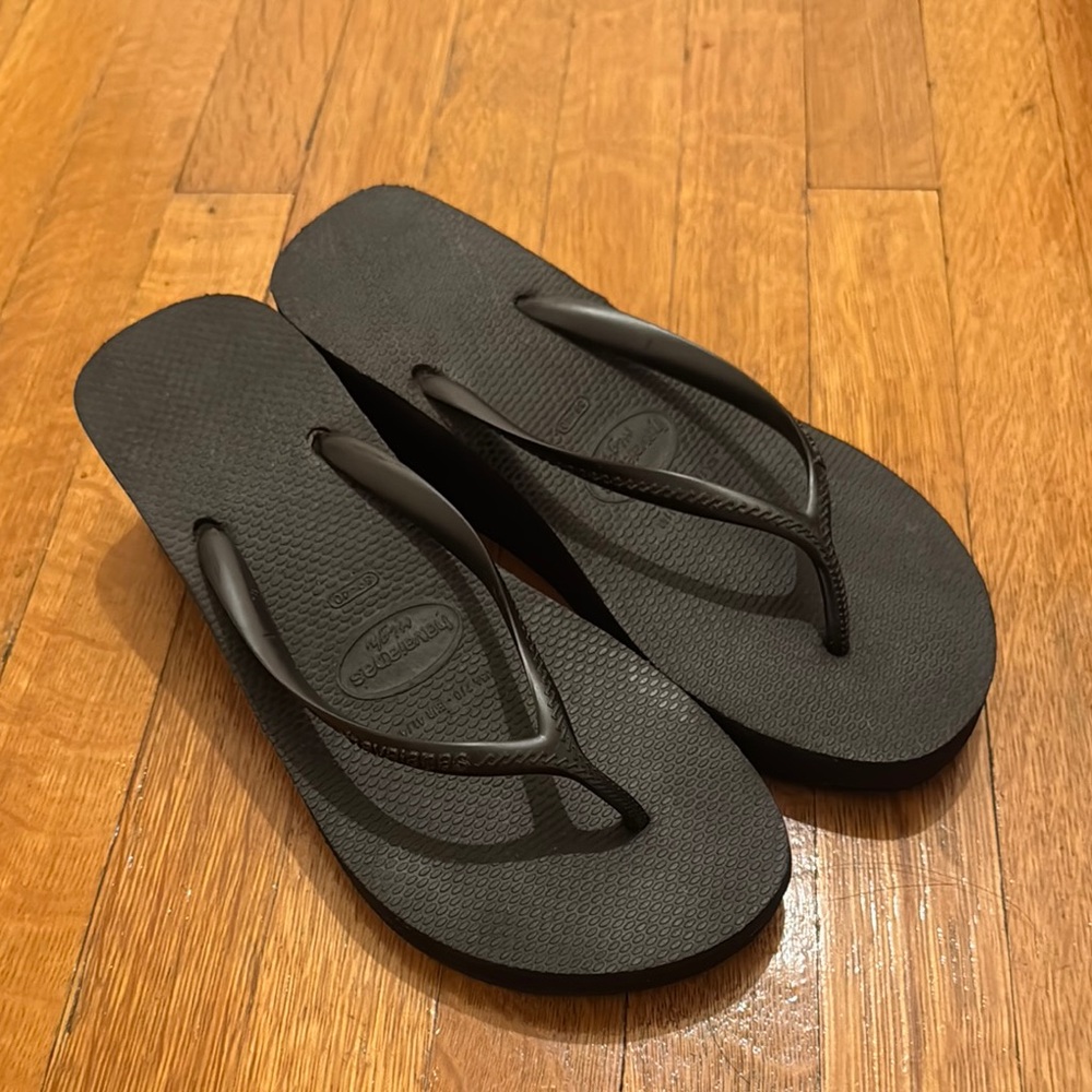 Havaianas Black Flip Flops